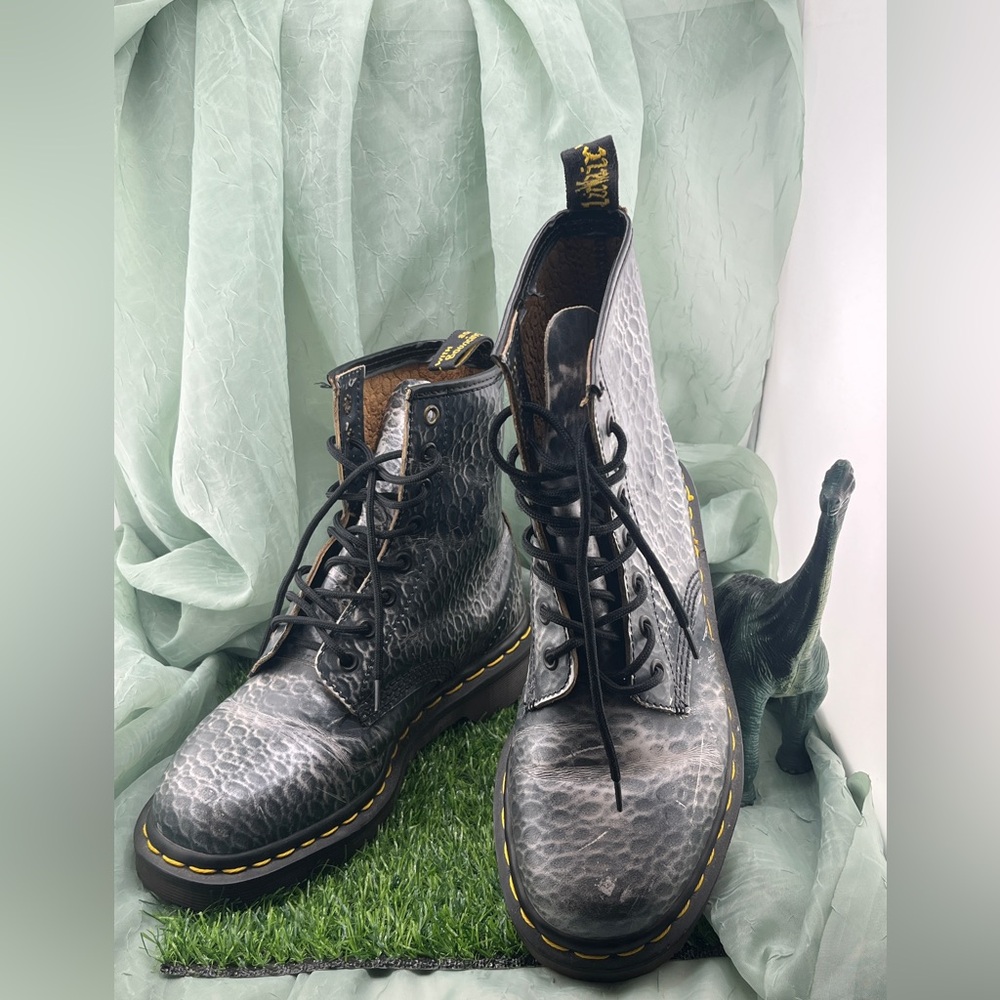 Vintage Dr. Doc Martens Grey Crocodile Print Boots | Made in England | UK4